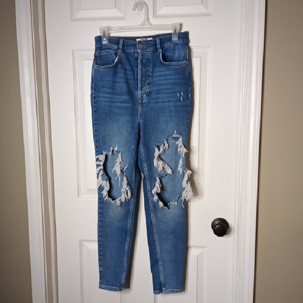 We The Free People Destructed high Rise Ankle Jeans w/Button Fly 28 Waist